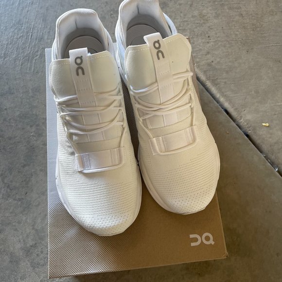 On Cloudnova in All White Size 9 US New In Box main image 5